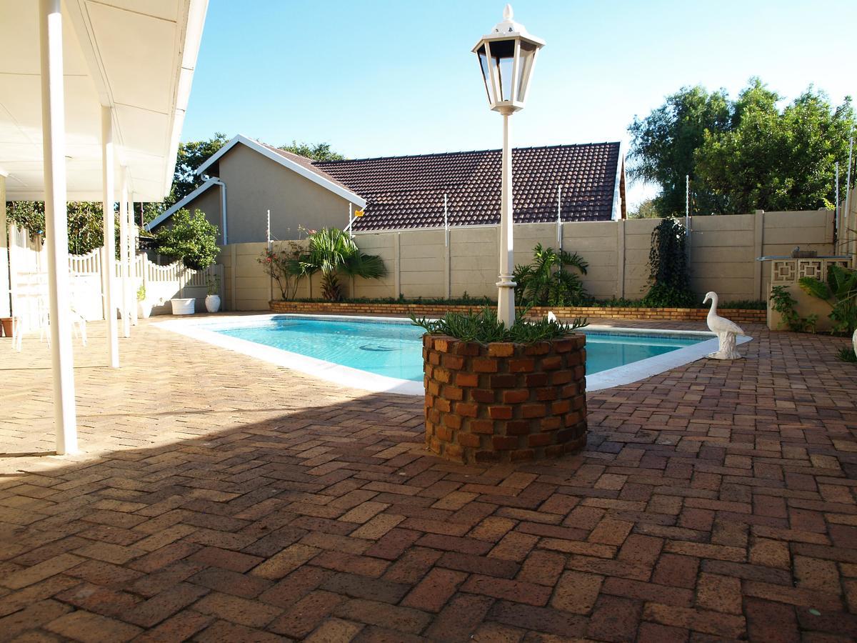Moye Guest House Benoni Exterior foto