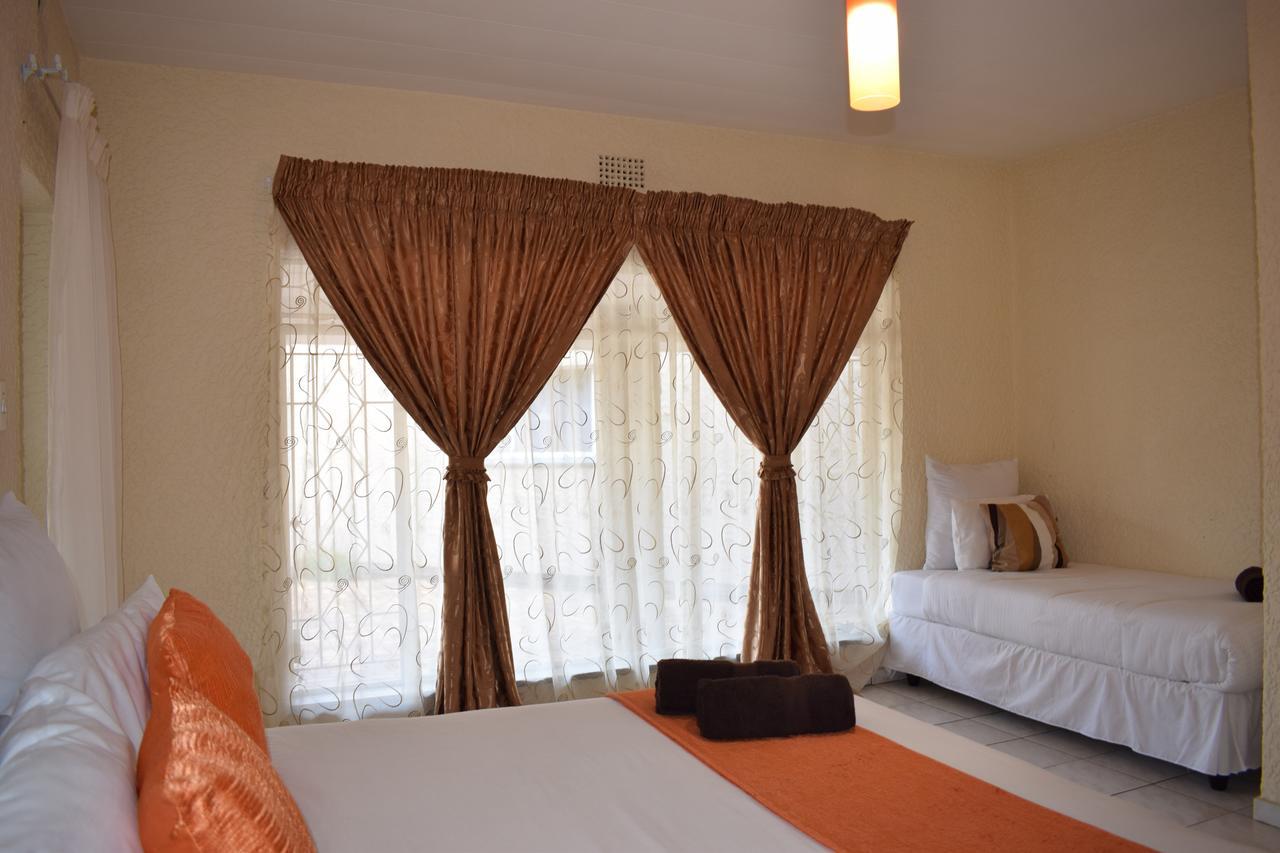 Moye Guest House Benoni Exterior foto